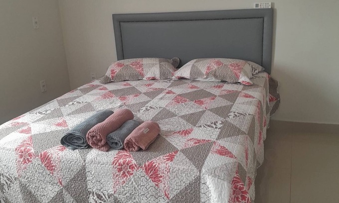 Sao Francisco House | Comfort and Style White Queen I