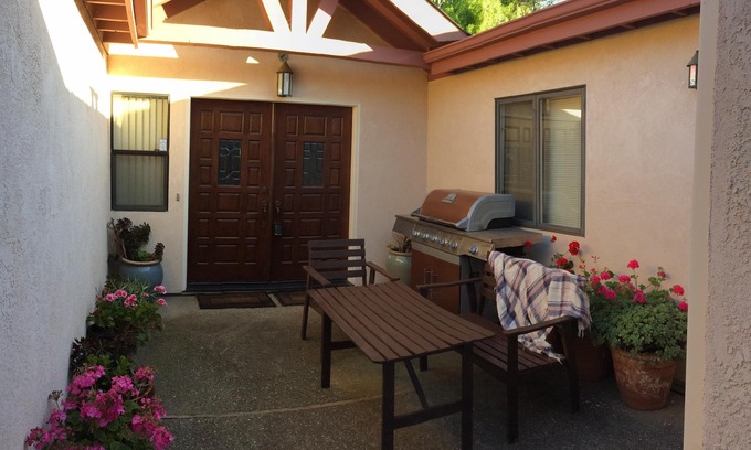 Davis Apartment | Comfort in Davis - for you and your pet !