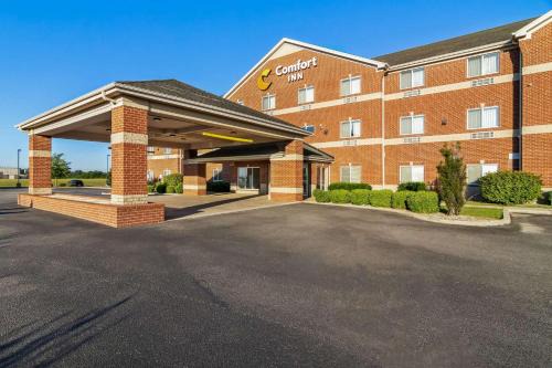 Eagle Creek Hotel | Comfort Inn Hebron-Lowell Area