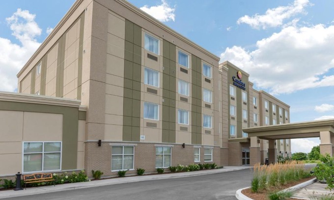 Bowmanville Hotel | Comfort Inn & Suites