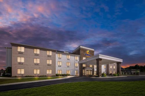 Cullman Hotel | Comfort Suites Cullman I-65 Exit 310