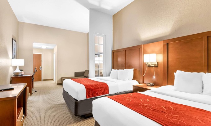 Orlando Hotel | Comfort Suites Orlando Airport