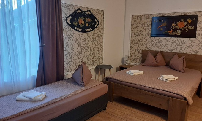 Oradea Villa | Comfort Triple Room near Shopping Center