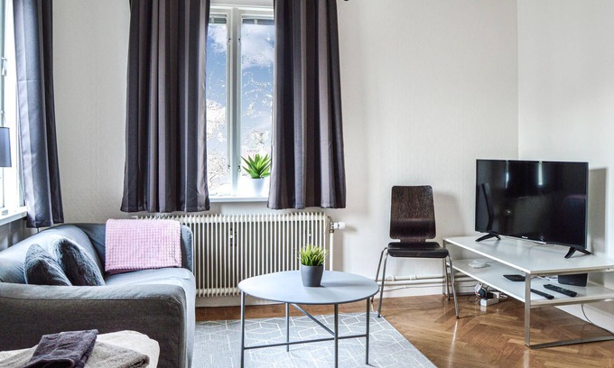 Halleforsnas Apartment | Comfortable apartment centrally located in the beautiful municipality of Hälleforsnäs.
