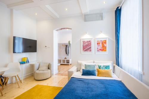 Wroclaw Old Town Apartment | Comfortable Apartment by Market Square with AC AS Home S4a