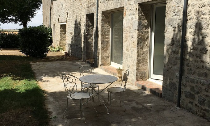Fresnay-l'Eveque Cottage | comfortable cottage near the Cathedral of Chartres in quiet countryside