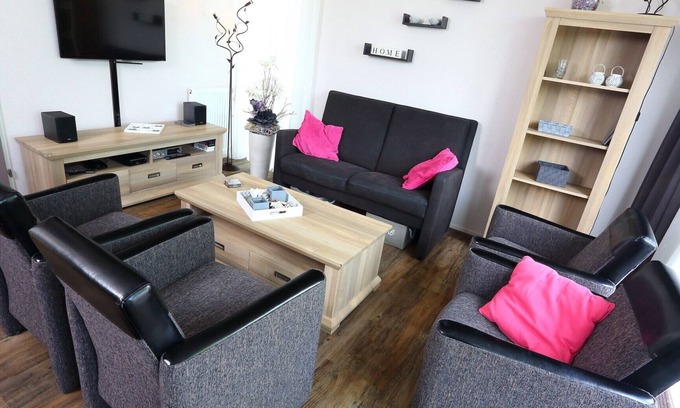 Vlagtwedde Cottage | Comfortable detached or semi-detached bungalow for 6 persons