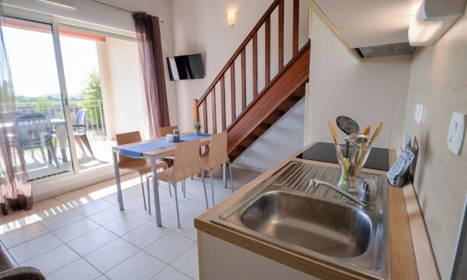 Azille Hotel | Comfortable Family Units with Kitchenettes & Seasonal Pool Access