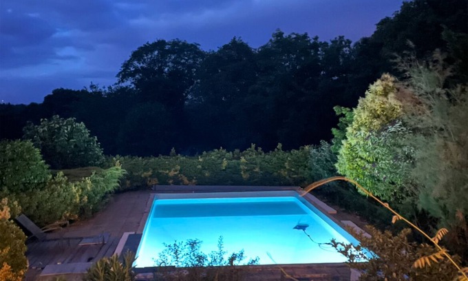 Suce-sur-Erdre Condo | Comfortable gîte, spacious garden with swimming pool, close to the Erdre river.