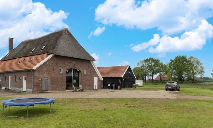 Municipality of Oude IJsselstreek House | Comfortable holiday home in Voorst with garden