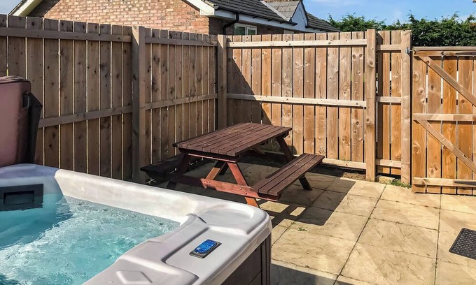 Bridlington Cottage | Comfortable modern cottage with one double and one with adult size bunks.