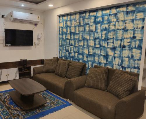 Bhopal Apartment | Comfortable stay at heart of Bhopal INFRONT OF 90DEGREE FAMOUS BRIDGE