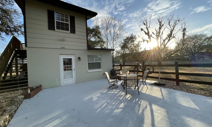 Ocala Apartment | Comfortable studio located on 3.25 pastured acres on a private farm.
