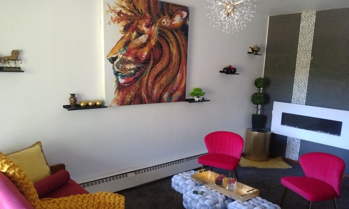 Lansing Condo | Comfortable vibrant condo. 15 minutes to Chicago