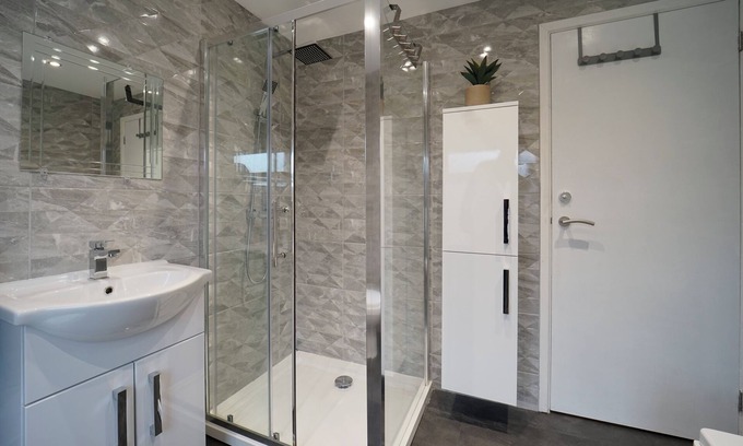 Wetherby House | Comfortable Wetherby town house sleeps 9 perfect for families or larger groups