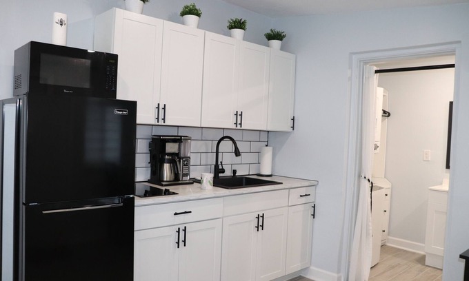 Hollywood Apartment | Comfy 1-BR Studio in South Florida Near beach - AC, Washing Machine, Netflix