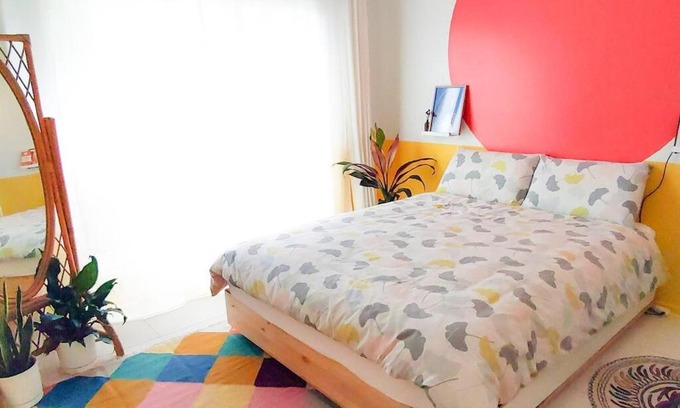 Ridleyton House | Comfy, Artsy & Dog-Friendly Home in Great Location