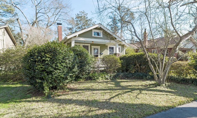 Wilmington House | Comfy bungalow - HEATED POOL! pets ok