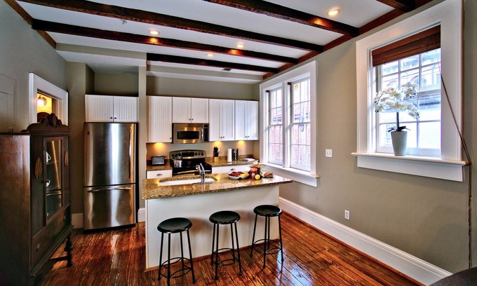 Historic District - North Apartment | Comfy Carriage House Steps from River