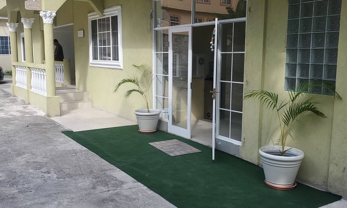 Port Antonio House | Comfy Guest Rooms
