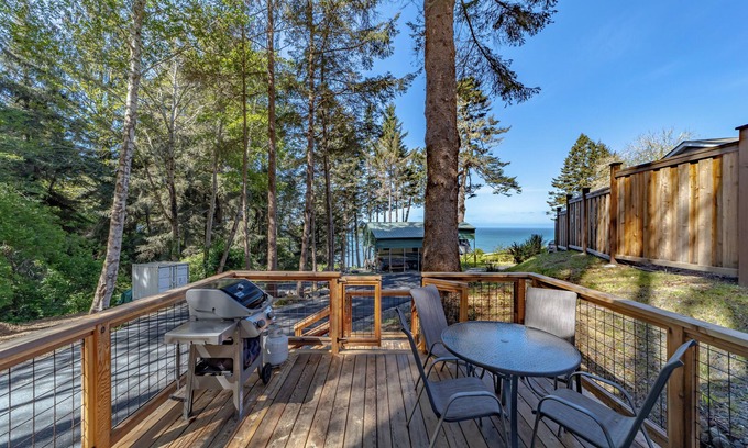 Trinidad Cabin | Comfy oceanside retreat, forested creekside setting, expansive grounds over ocean bluffs