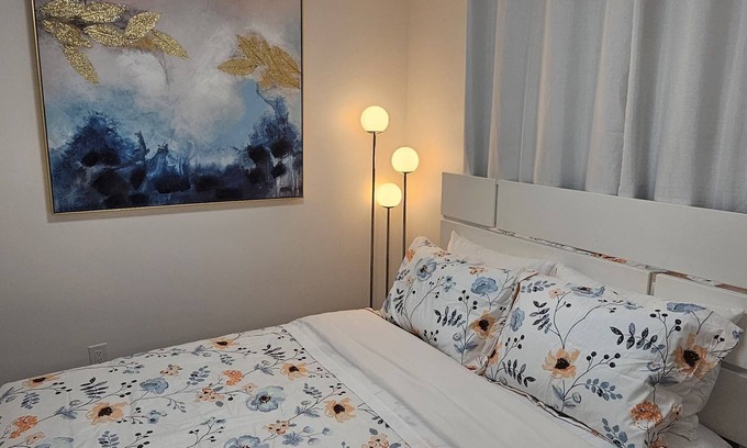 Mission House | COMFY STAY: Comfy 2-bedroom private suite close to amenities in Mission