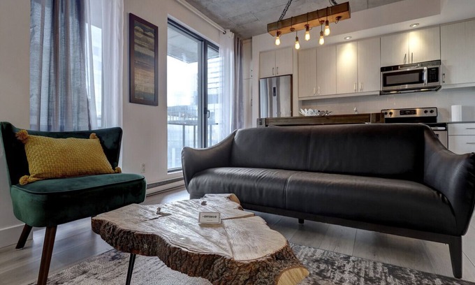 Cite Multimedia Apartment | comfy studio in Old Port Montreal
