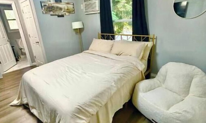 Montclair House | Comfy, suburban, NYC/EWR/Montclair