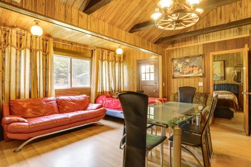 Mongaup Valley House | Community Perks Mongaup Valley Cabin with Grill!