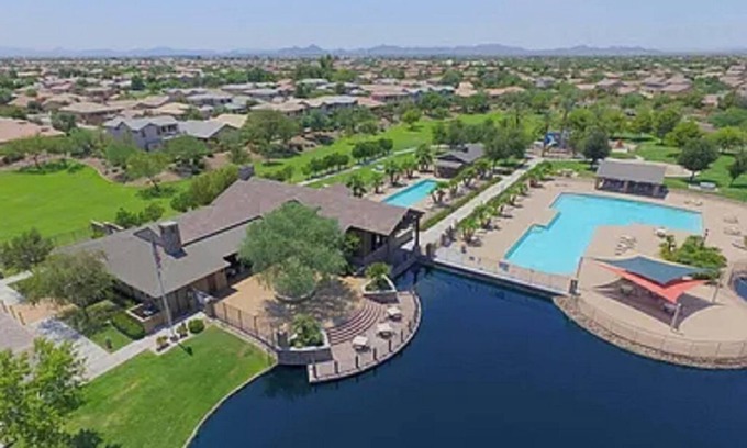 Maricopa House | Community with 2 Pools, Gym, Pickleball, Tennis, & More!