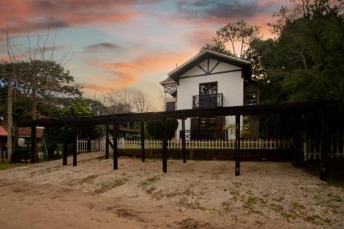 Villa Gesell Apartment | Complejo La Austriaca, piscina climatizada y parrilla!