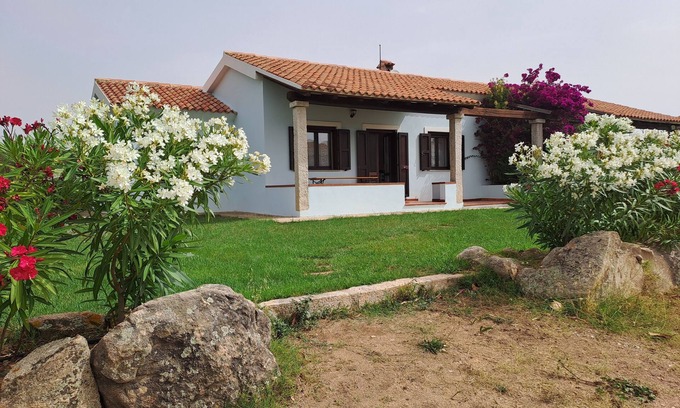 Case Peschiera-Lu Fraili House | Completely renovated house with large garden on three sides