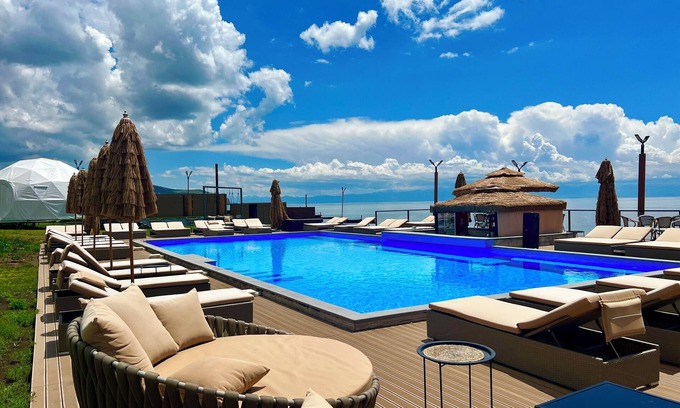 Gegharkunik Resort | Comuna Sevan beach Glampings