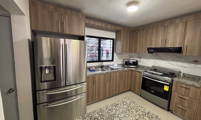 Santiago de los Caballeros Apartment | Con piscina y cama king
