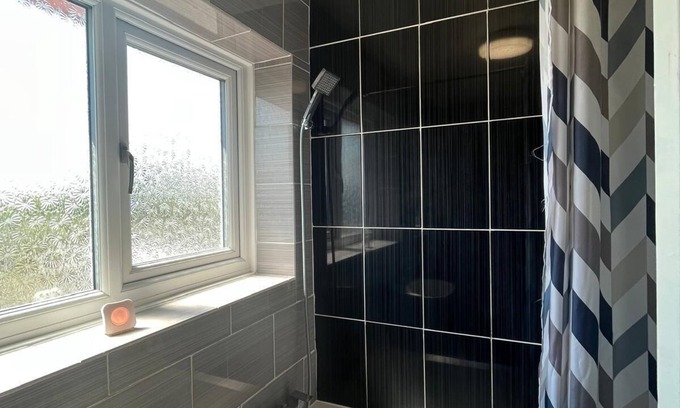 South Hornchurch House | Concord House Rainham by Shortlet Express