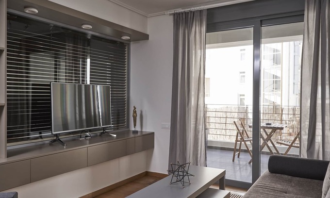 Athens City Centre Apartment | Contemporary Comfy Apt