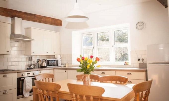 Musbury Cottage | Contemporary cottage in lovely Devon village.