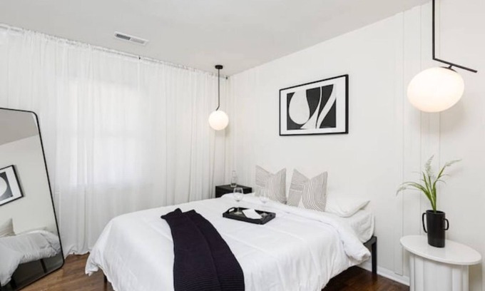 Hidden Valley House | Contemporary Getaway DT UNC