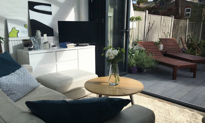 Highams Park House | Contemporary house London 4 minutes walk to station