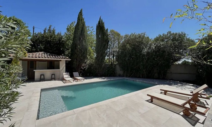 Les Angles Villa | Contemporary, minimalist villa in Provence