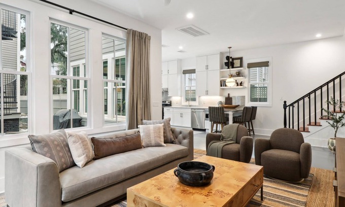 Historic Downtown Savannah House | Contemporary Savannah Retreat | Near Forsyth Park