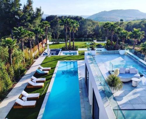 Avinyonet del Penedes Villa | Contemporary villa near Sitges Hills