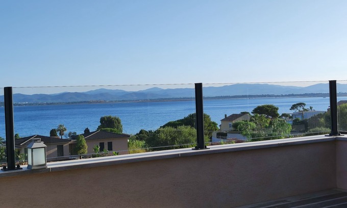 Giens Villa | Contemporary villa with sea view