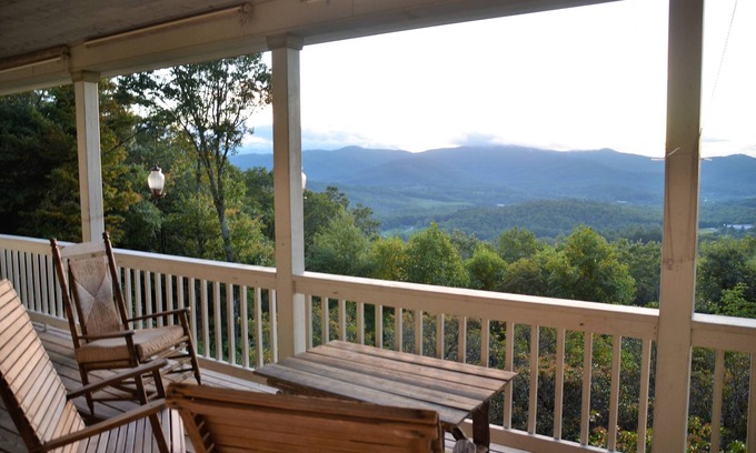Spruce Pine House | Continental Divide Retreat Beautiful Sunsets Long Range Views Peaceful Tranquil