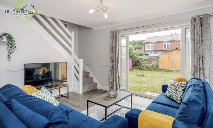 Ascot House | Contractors/Leisure-4 Bed House -Sleeps 8