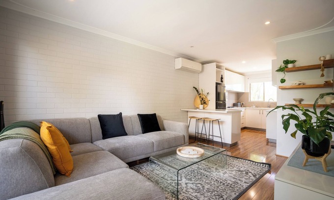 Wembley Apartment | Convenient 2-bedroom apartment near beautiful lake