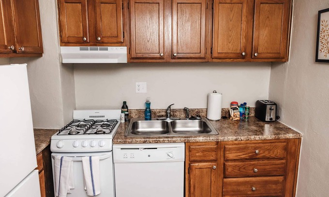 St. Louis Apartment | Convenient Apt W/shopping, Dining & Freeways