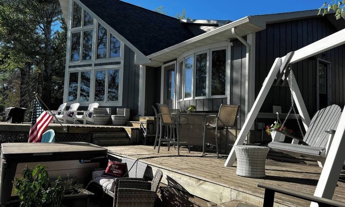 Aberdeen House | Convenient Lake Cottage Quick Trip To Aberdeen