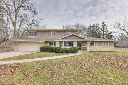 Racine Apartment | Convenient Racine Home 4 Mi to Lake Michigan!