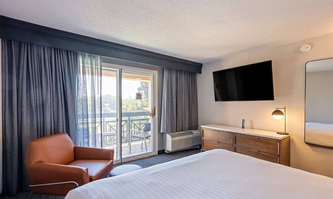 San Ramon Hotel | Convenient Stay! 2 Contemporary Units, Swimming Pool, Pet-friendly, Free Parking